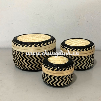 Black and natural bamboo round box