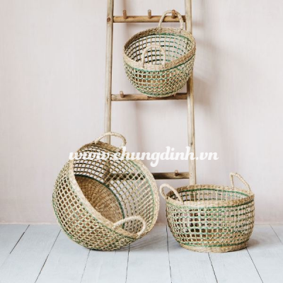 Handwoven seagrass round basket